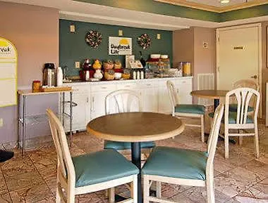 Quality Inn & Suites Decatur Priceville I-65 